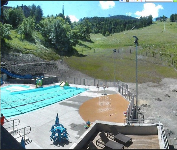 12.06.27 Montchavin Piscine_.jpg