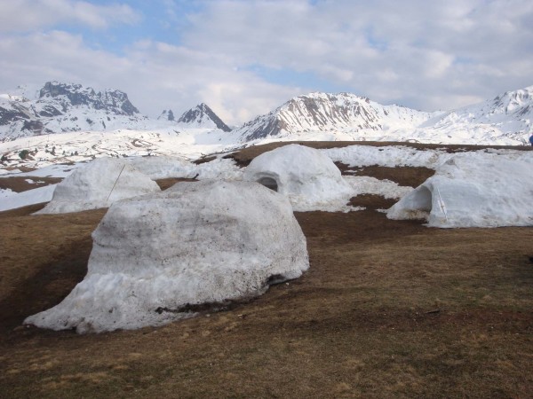 VILLAGE IGLOO 1 AVRIL 11 (2).jpg