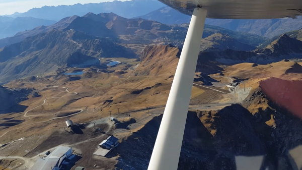 2017-10-12 La Plagne (5) Survol de la Roche de Mio.png